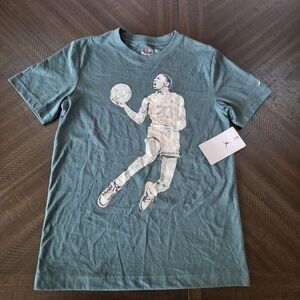 Air Jordan Big Kids' Dots Graphic T-Shirt Oxidizes Green 95D254-E18 Medium New